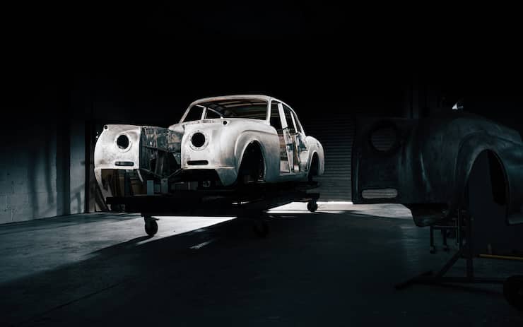 Bentley S2 1962 front facing white color in dark background electric Lunaz