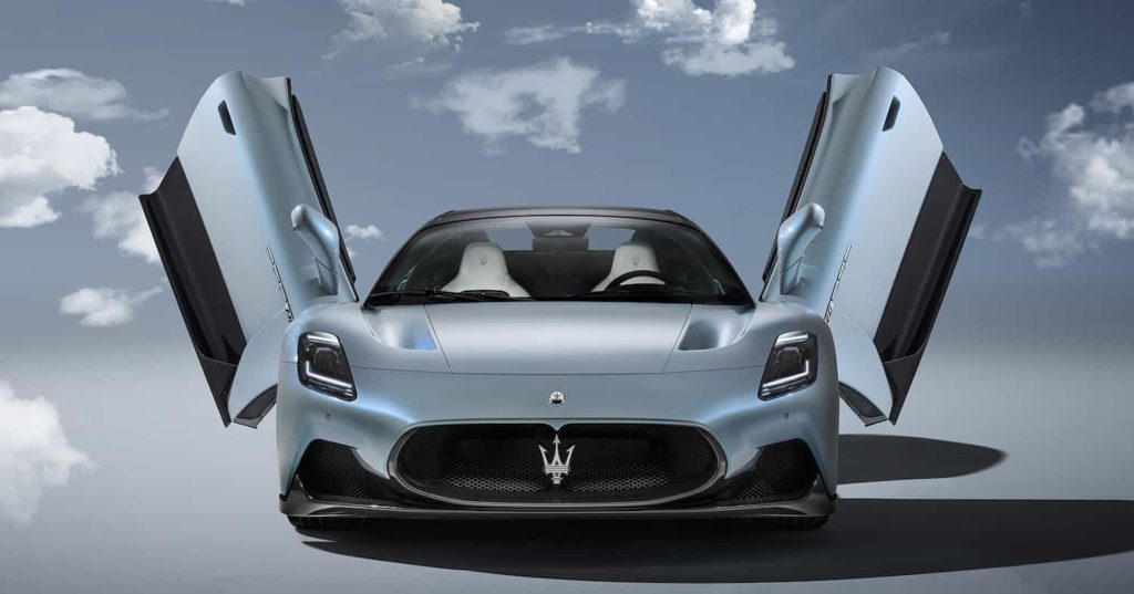 Maserati MC20 Cielo: front view, and scissor doors