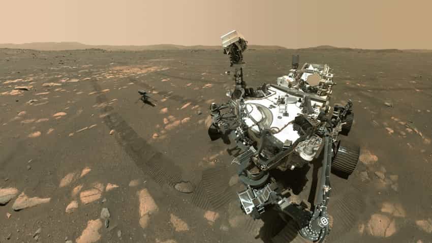 perseverance rover taking selfie on Mars