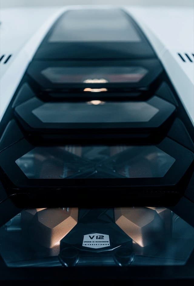 Lamborghini Countach LPI 800-4 engine bay